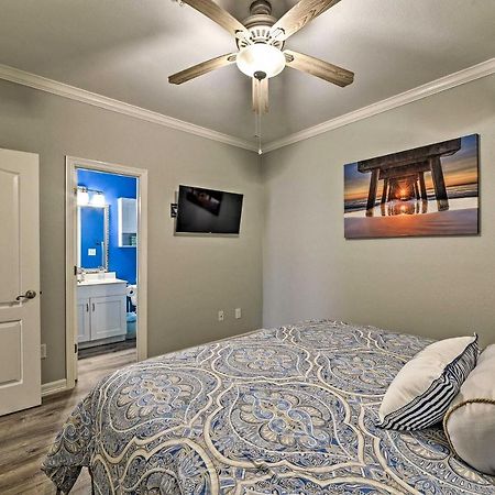 Modern Island Condo With Pool Steps To The Beach! South Padre Island Exterior photo